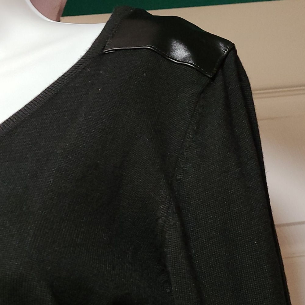 Dress - Picture 3 of 4